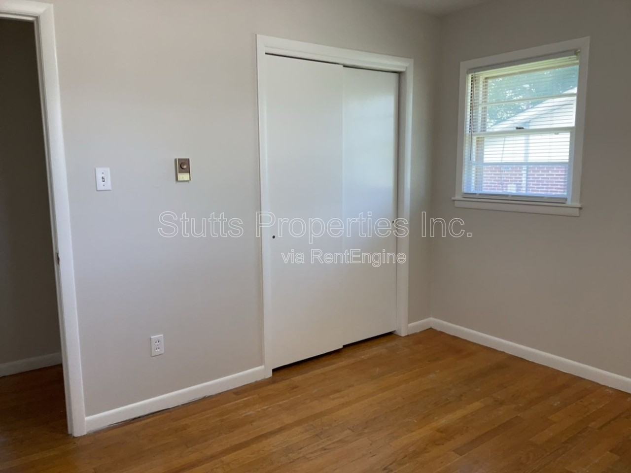 2402 Wellington St - Photo 5 of 11