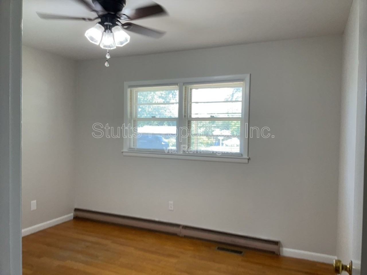 2402 Wellington St - Photo 6 of 11
