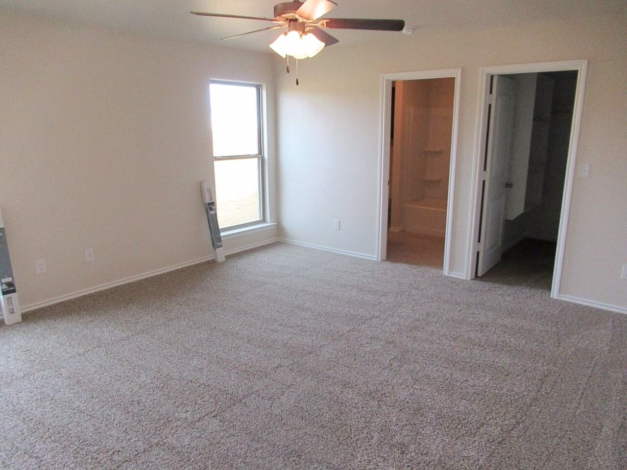 7440 104th St - Photo 5 of 9