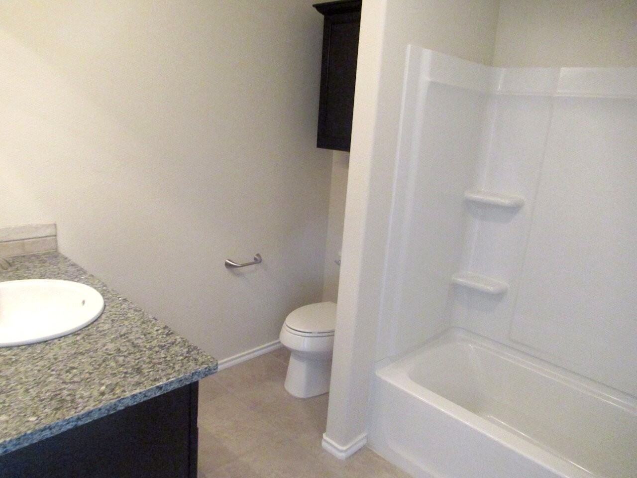 7440 104th St - Photo 6 of 9