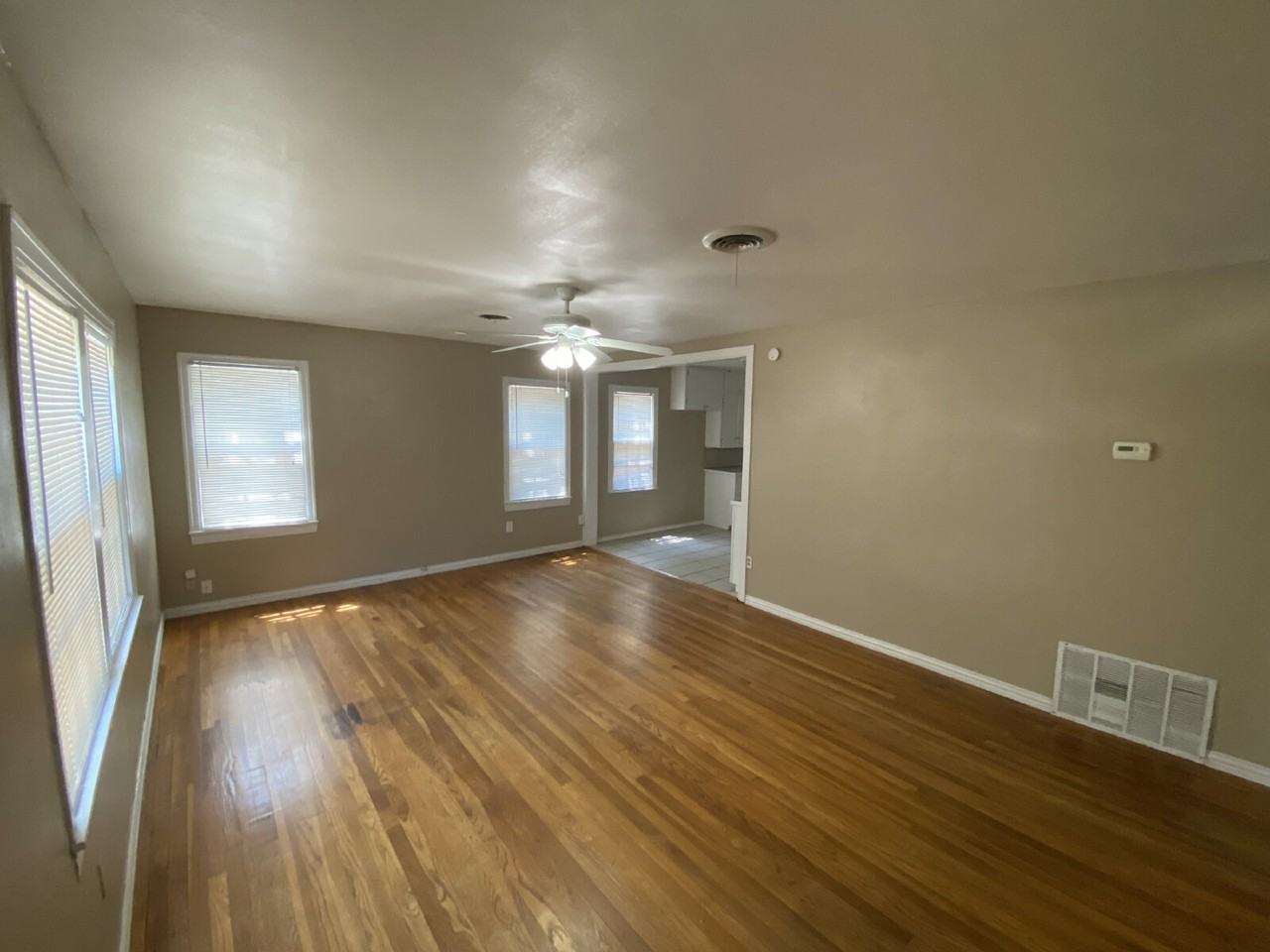 2520 27th St Frnt - Photo 3 of 17