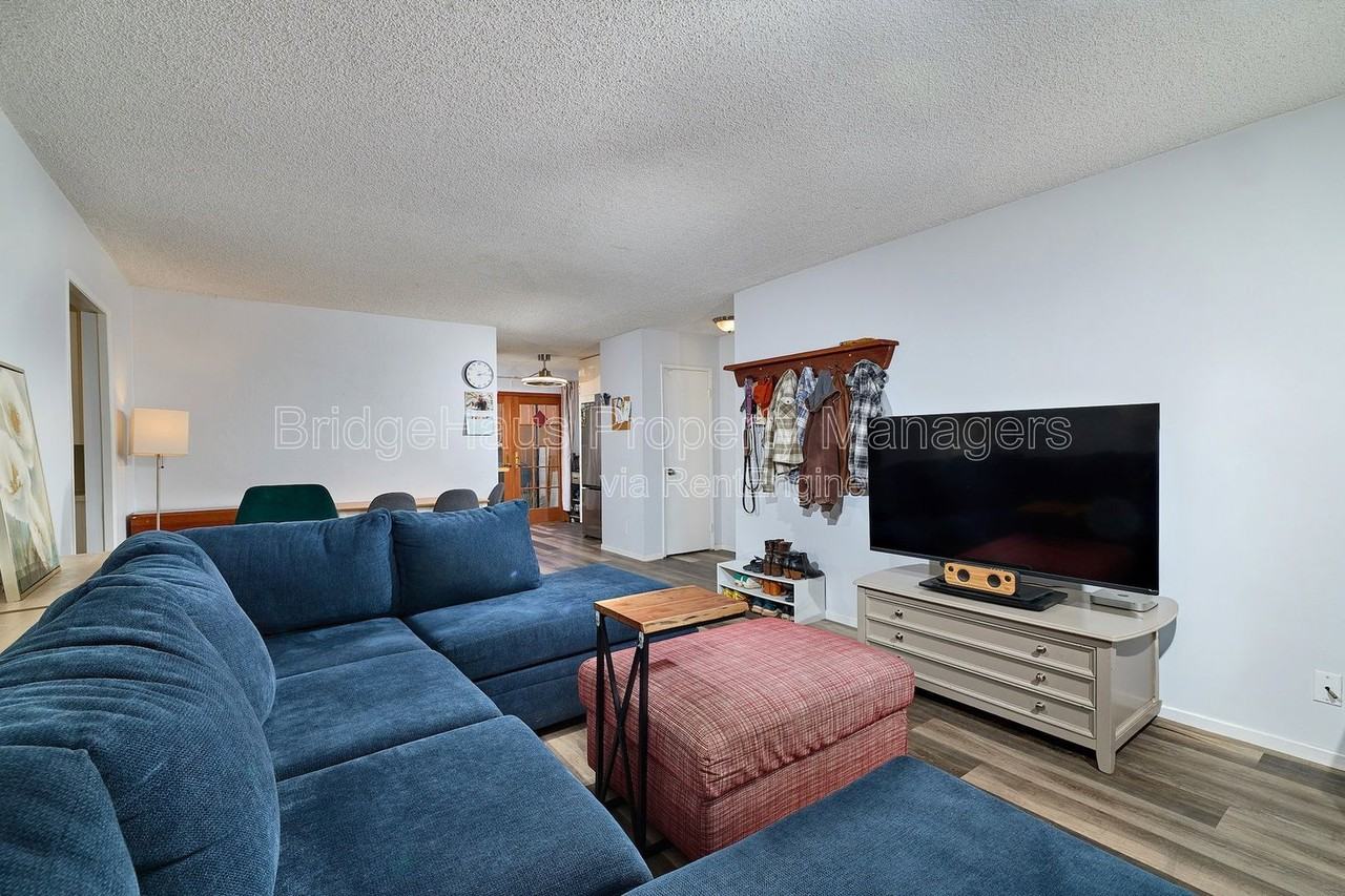 4560 Maple Ave #124