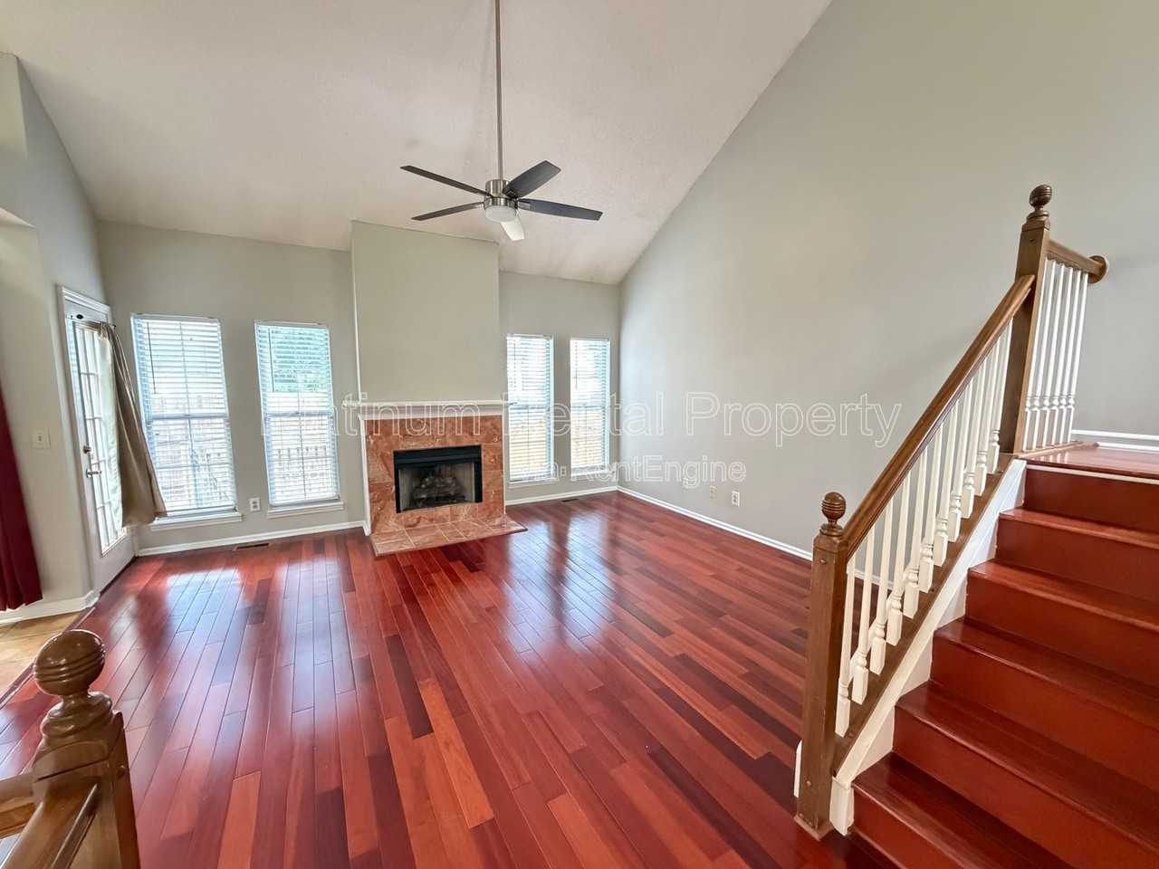 2196 Goodwood Blvd Se - Photo 5 of 31