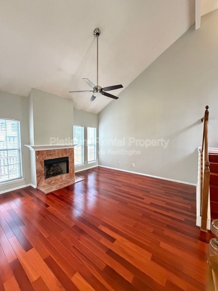 2196 Goodwood Blvd Se - Photo 6 of 31