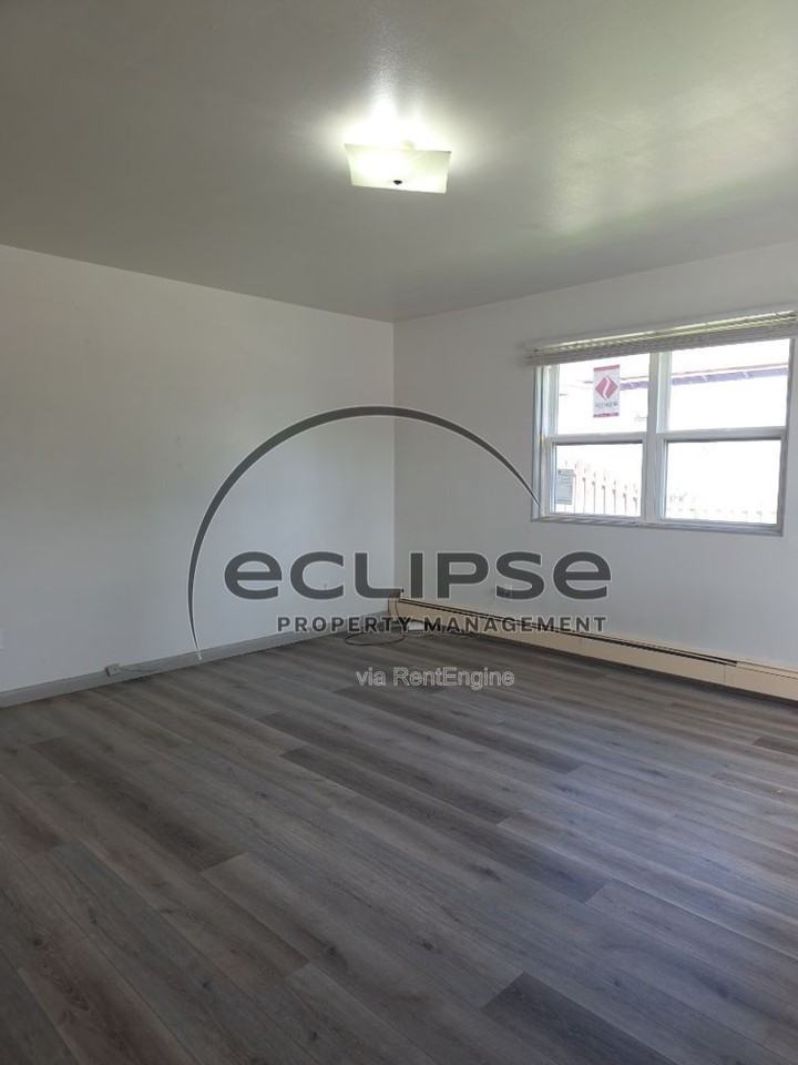 731 3rd St - Photo 3 of 11