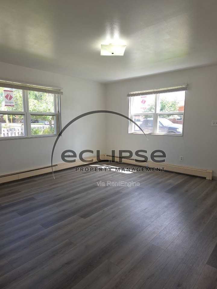 731 3rd St - Photo 4 of 11