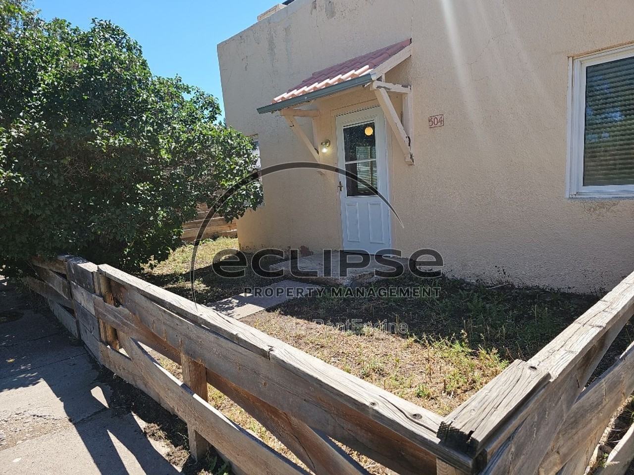 504 2nd St - Photo 2 of 33