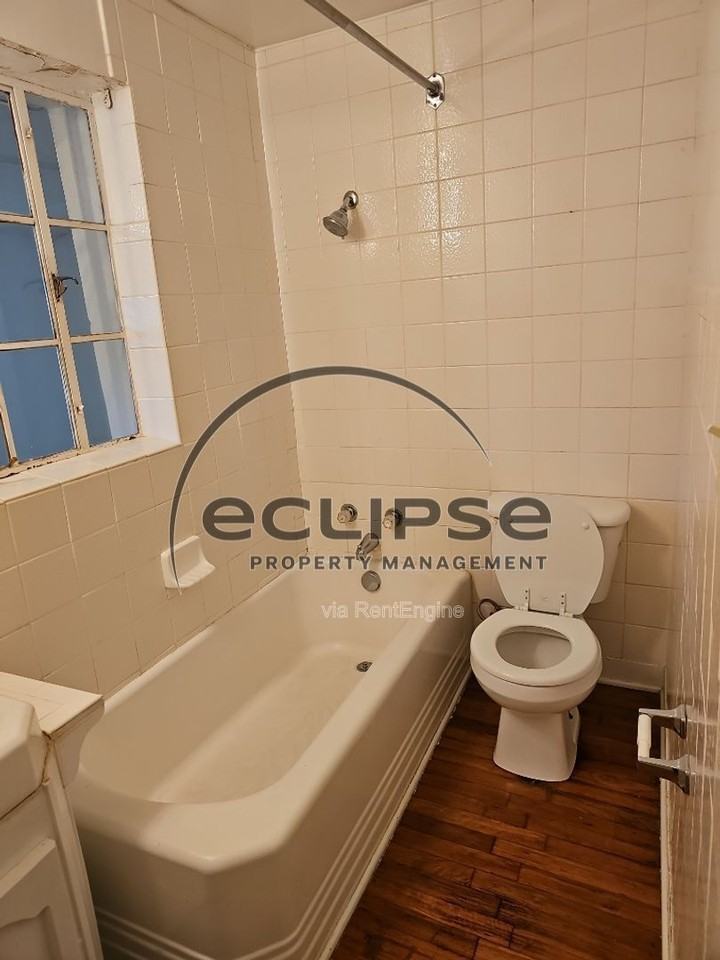 504 2nd St - Photo 4 of 33