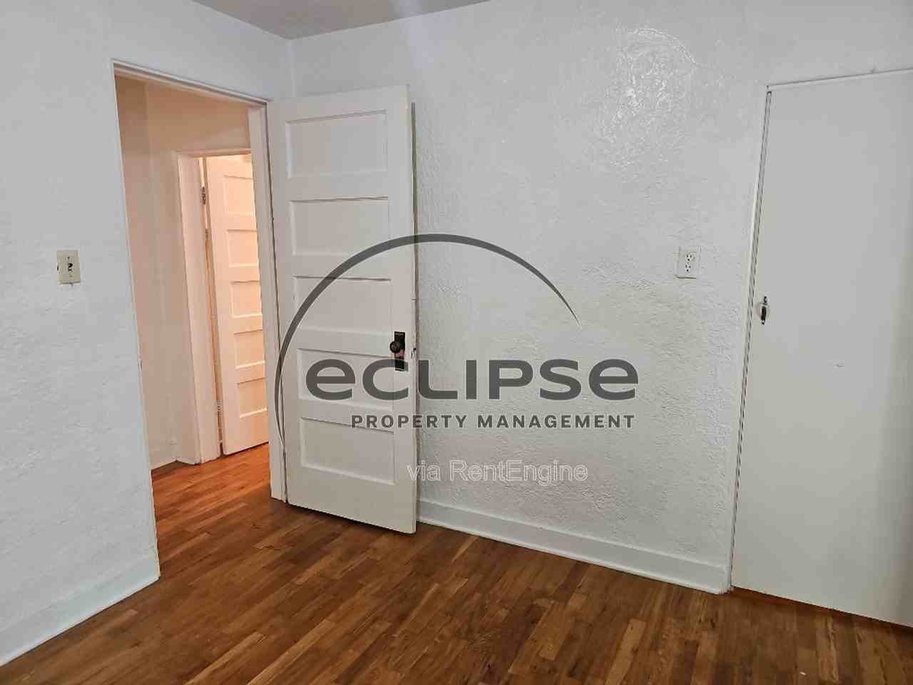 504 2nd St - Photo 6 of 33