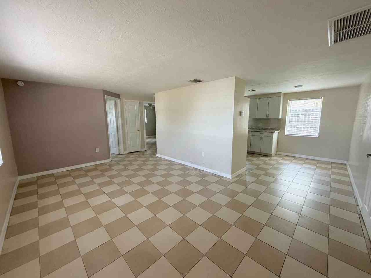 6606 Jackson St - Photo 4 of 19