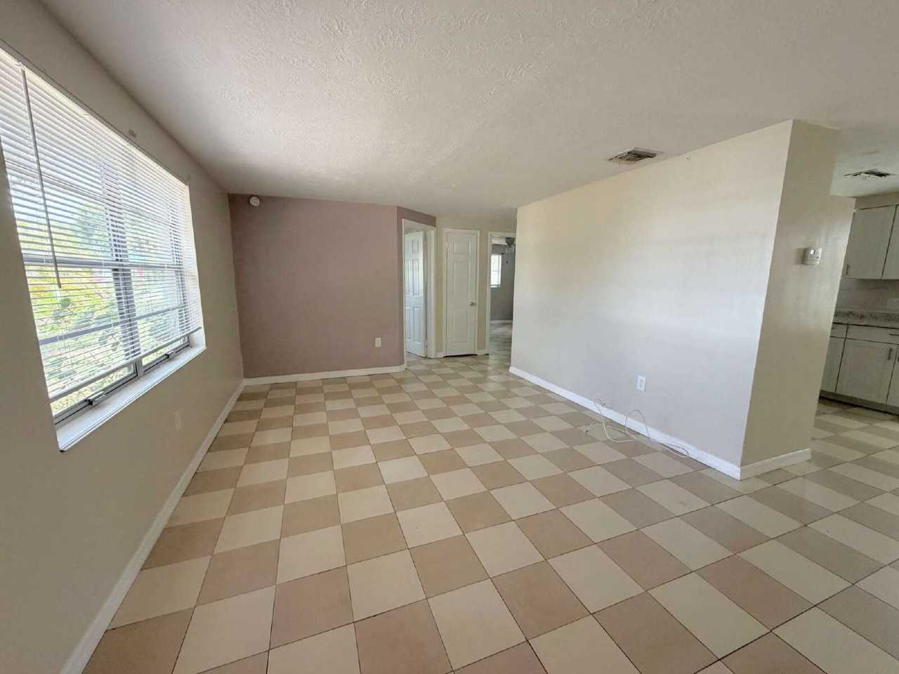 6606 Jackson St - Photo 6 of 19