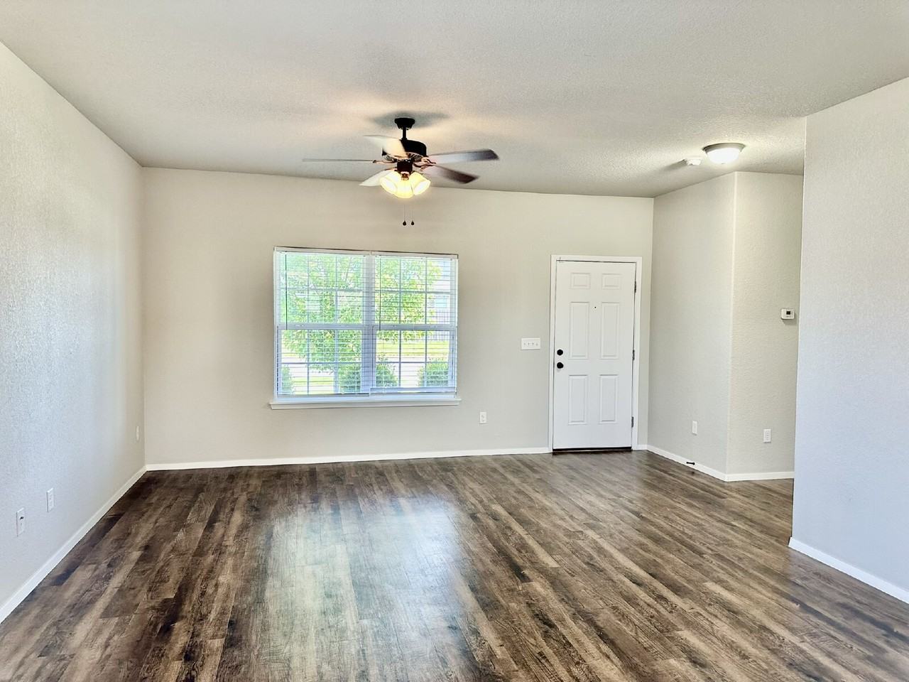 6611 Sw Warrington Rd - Photo 3 of 21