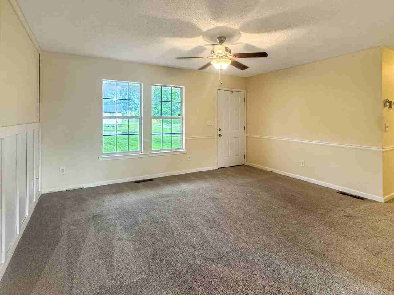 4031 Oliver Dr - Photo 3 of 11