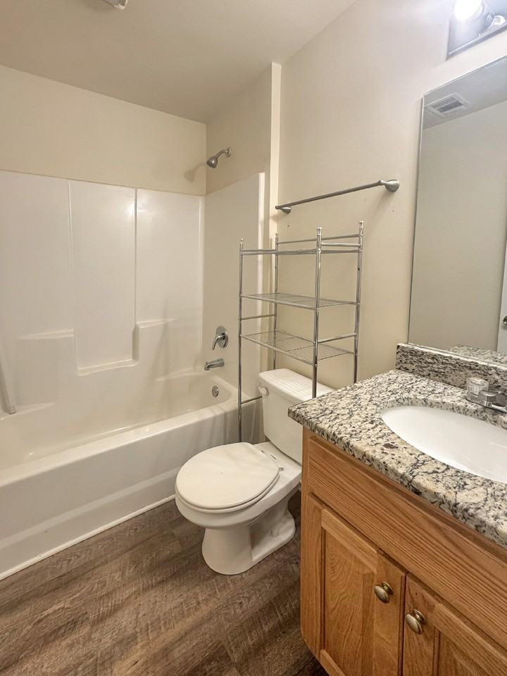 4045 Oliver Dr - Photo 5 of 8