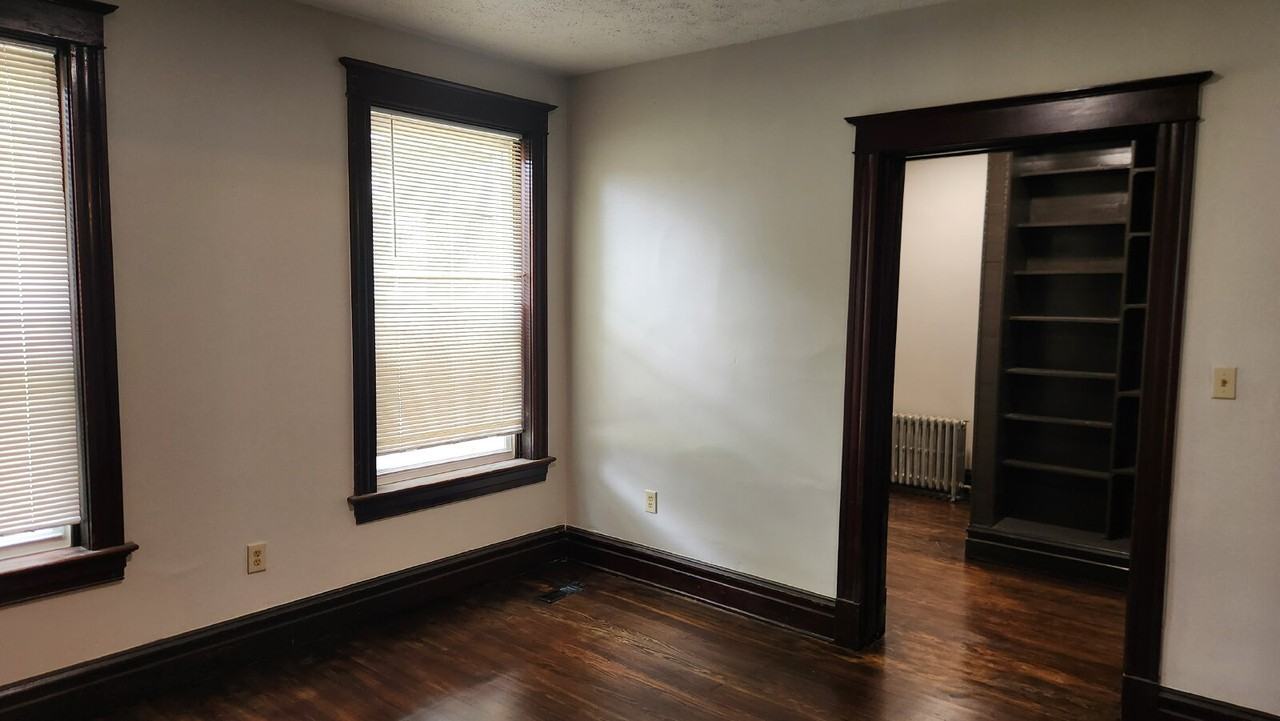 4116 E Iowa Ave - Photo 5 of 46