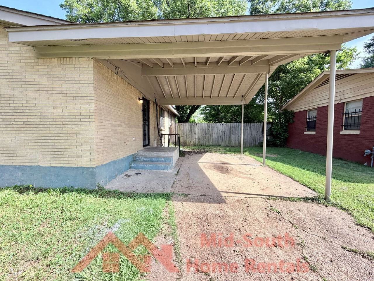 2298 Dells Ave - Photo 4 of 19