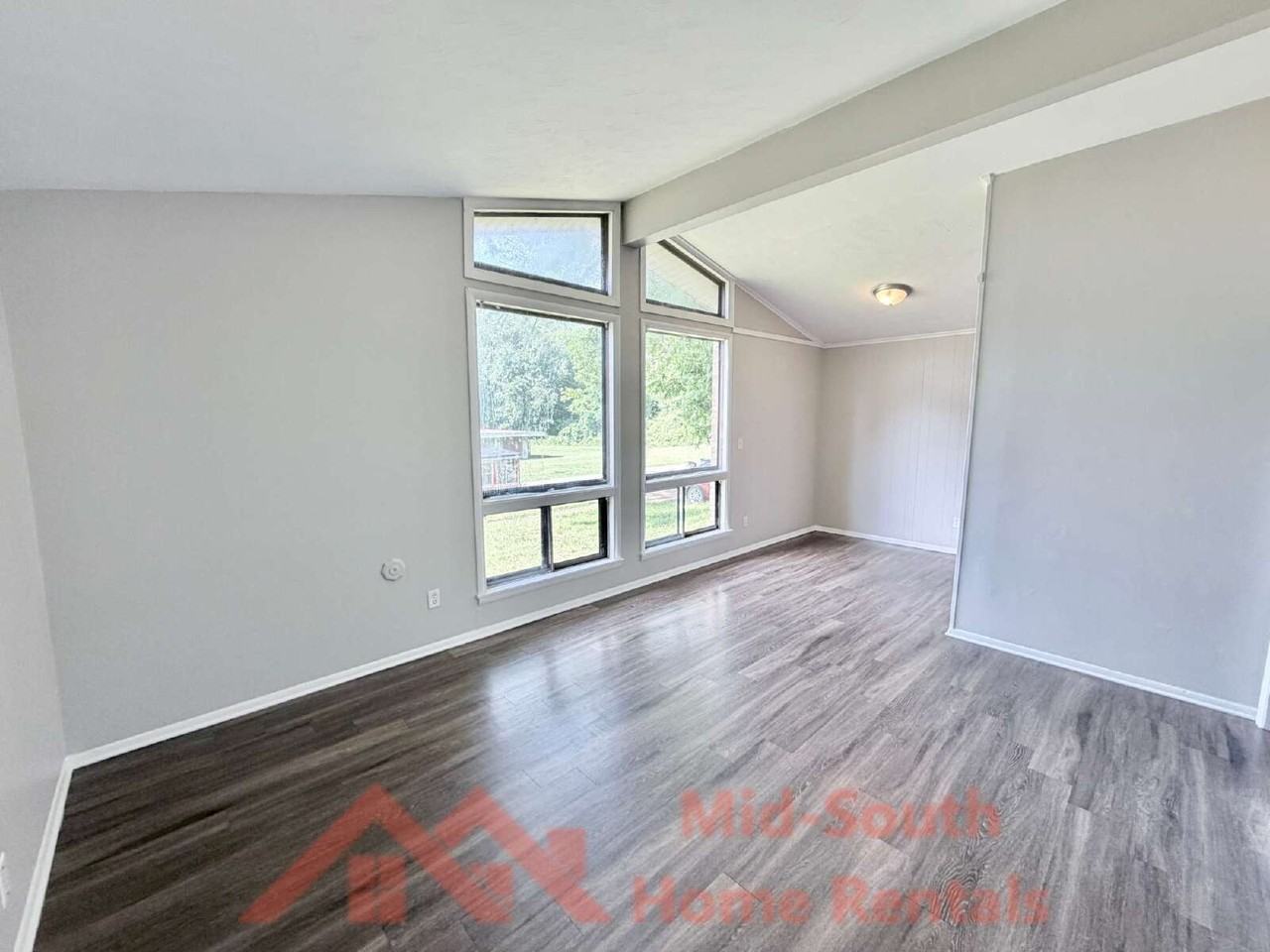 2298 Dells Ave - Photo 6 of 19