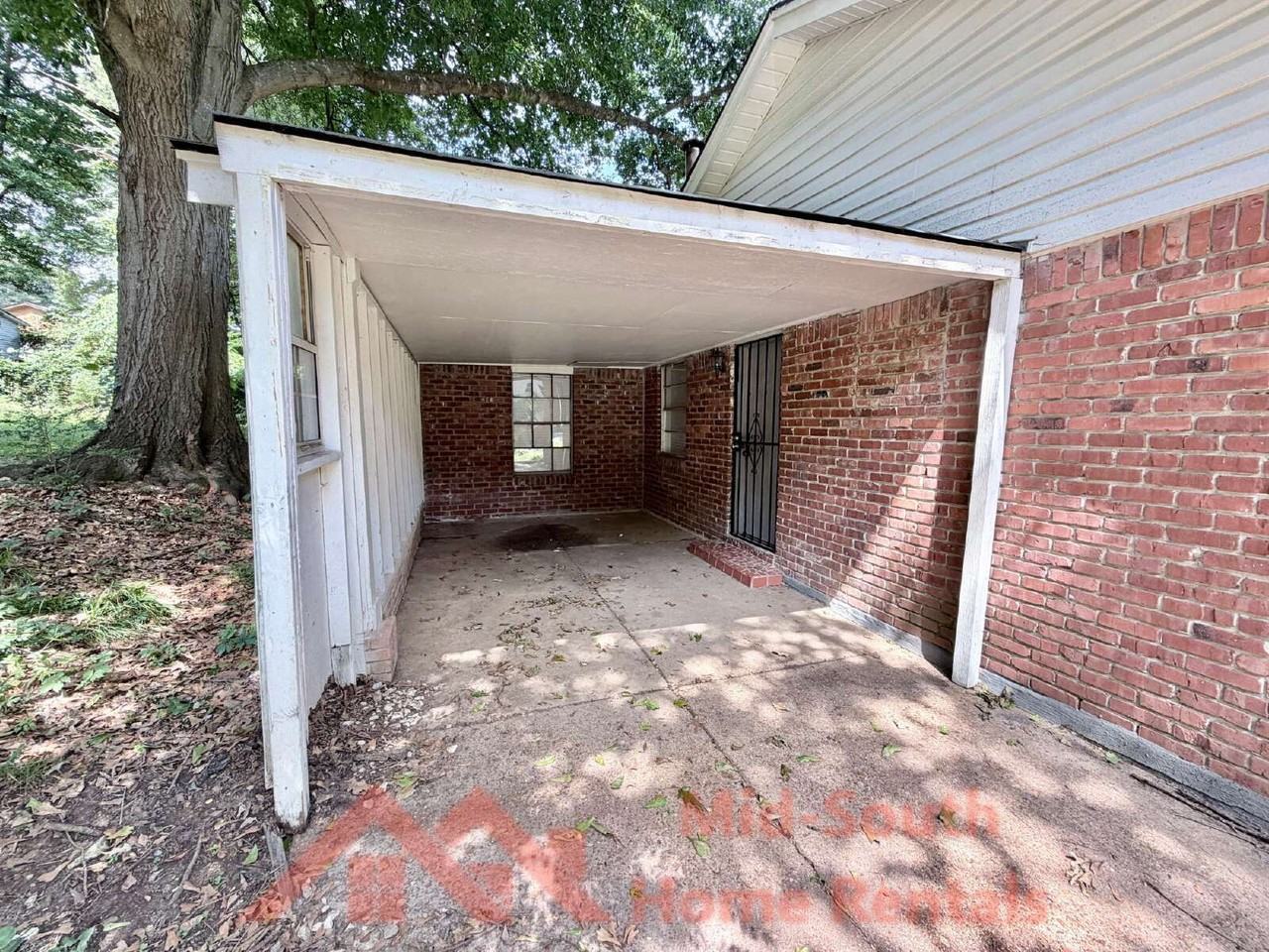 3191 Parham St - Photo 3 of 23