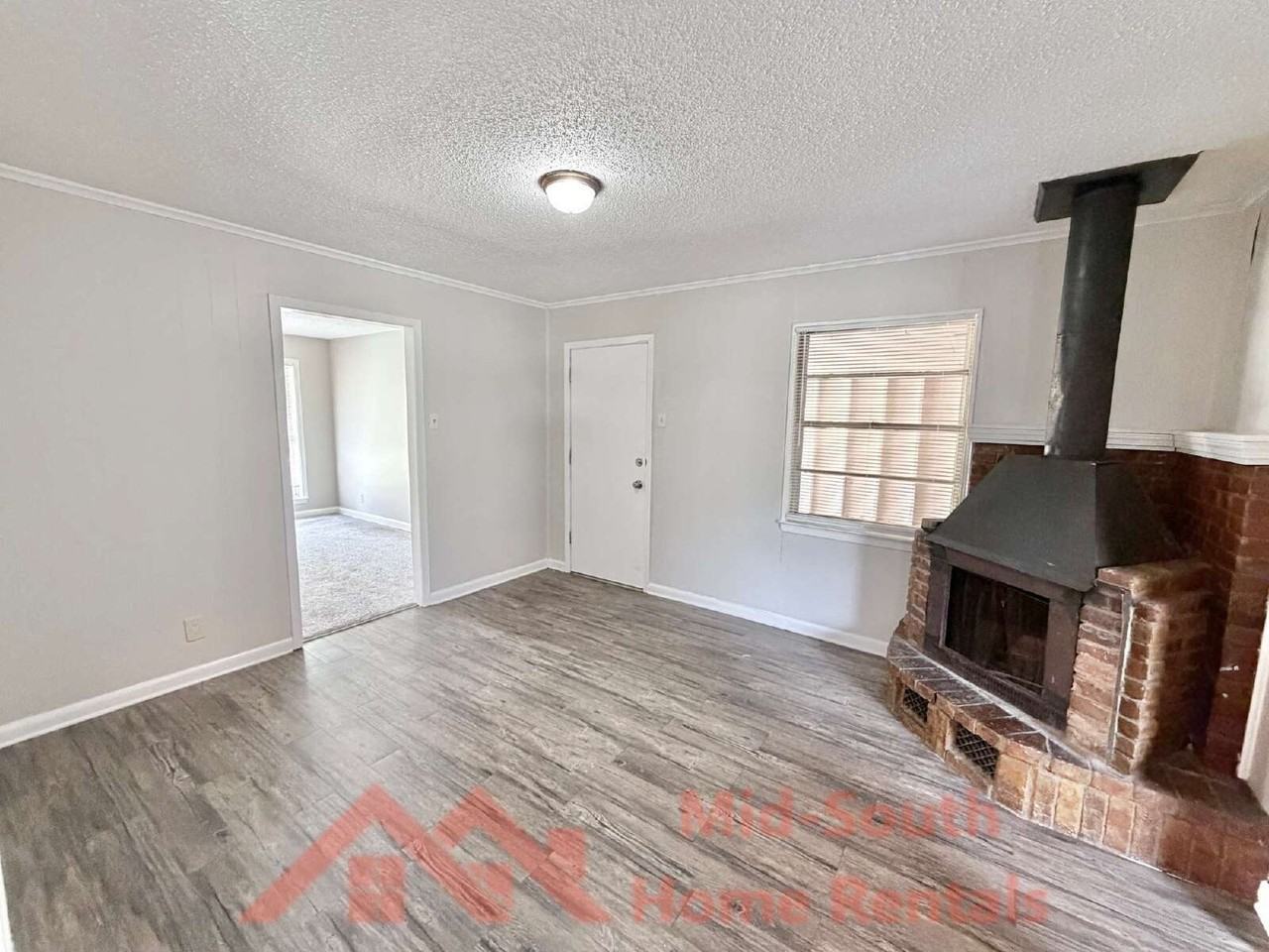 3191 Parham St - Photo 6 of 23