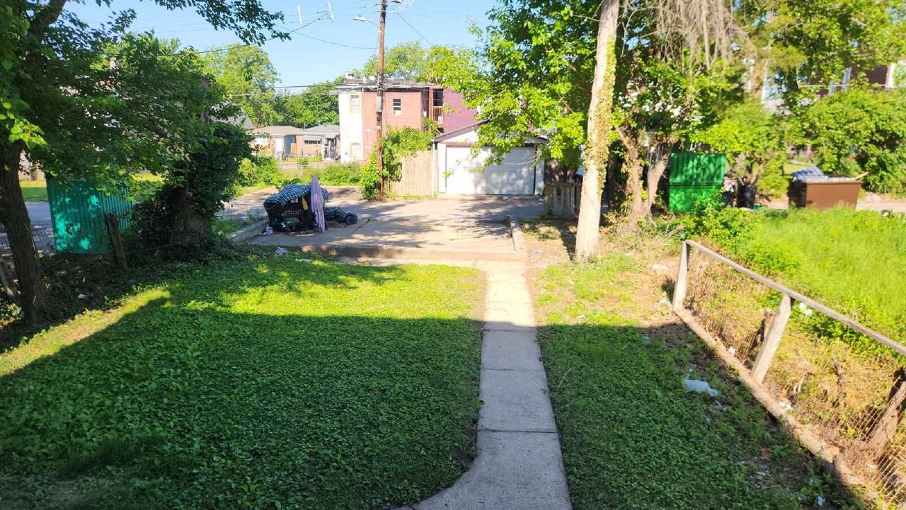 3721 Iowa Ave - Photo 3 of 20
