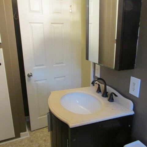23540 Glenbrook St - Photo 3 of 14