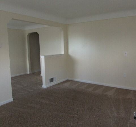 23540 Glenbrook St - Photo 4 of 14