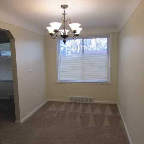 23540 Glenbrook St - Photo 6 of 14