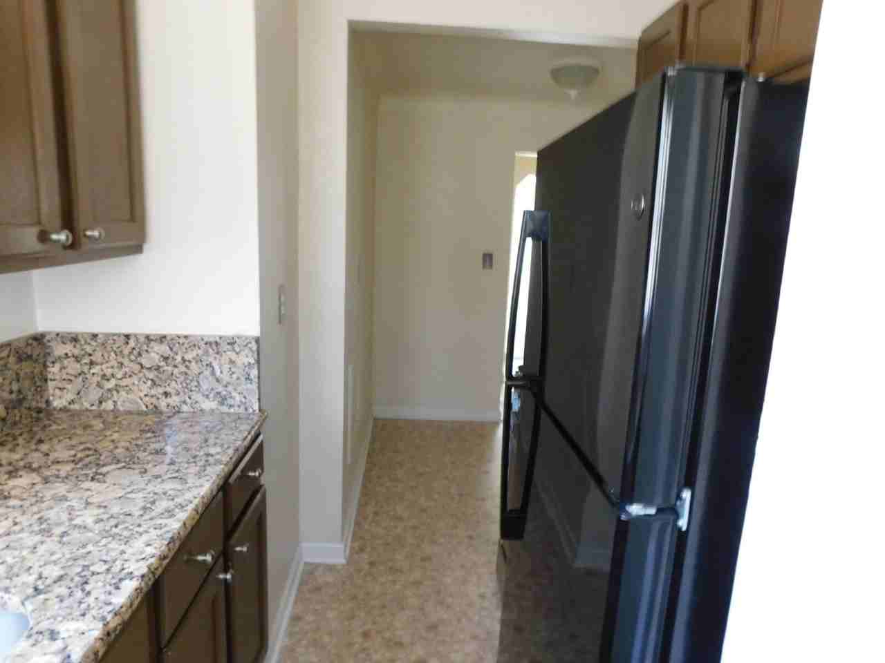 23540 Glenbrook St - Photo 7 of 14