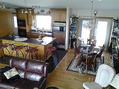 670 Sask Cres E - Photo 3 of 12