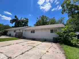 902 Evergreen St - Photo 1 of 1