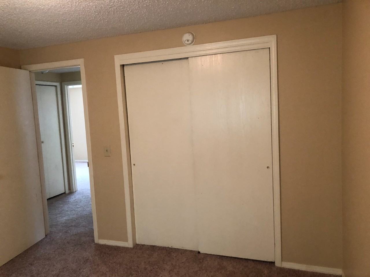 902 Evergreen St - Photo 5 of 17