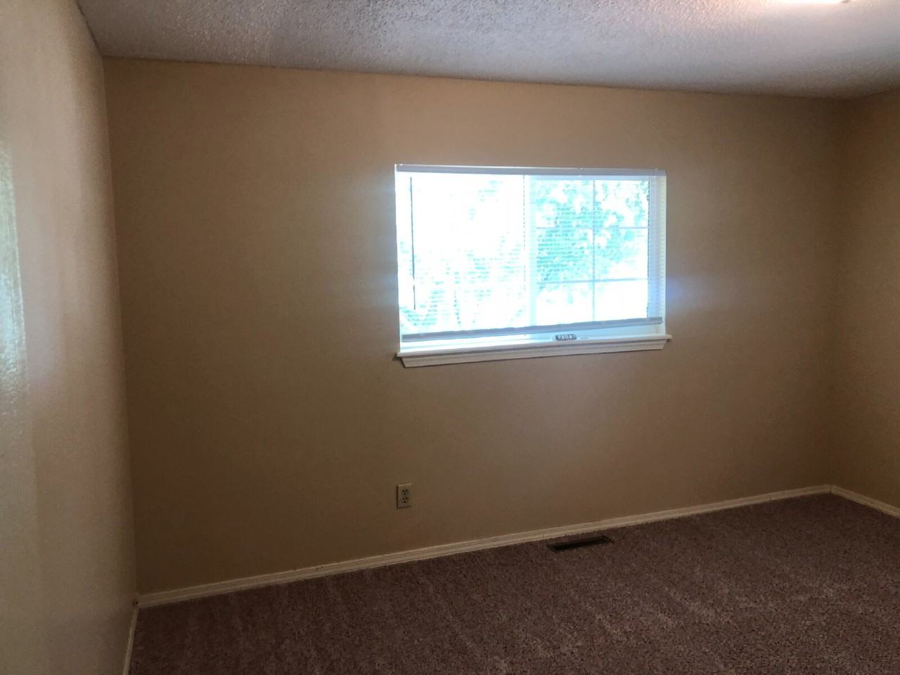 902 Evergreen St - Photo 6 of 17