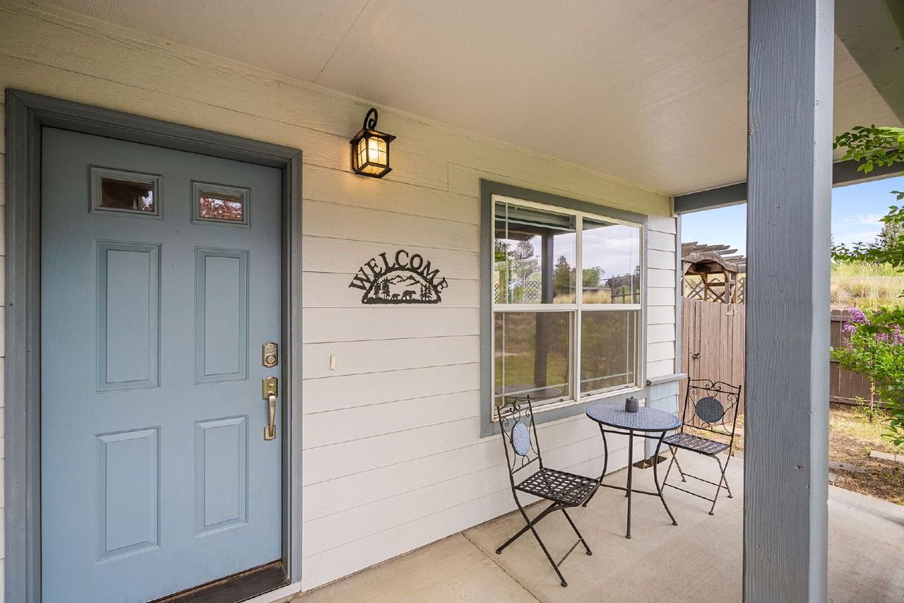 61095 Borden Dr - Photo 3 of 26