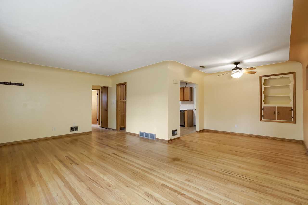 4410 Teller St - Photo 5 of 23