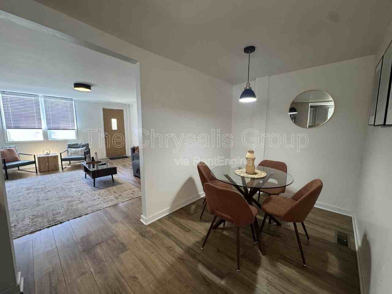 110 E Superior St - Photo 6 of 7