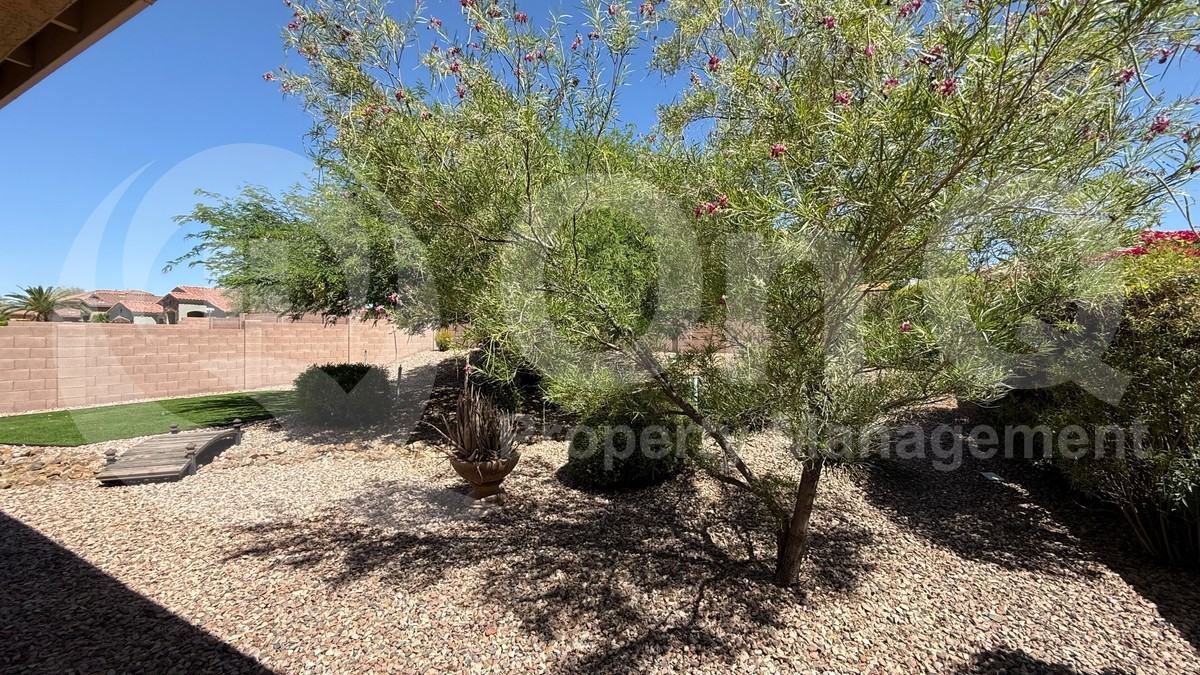 2314 W Spur Dr - Photo 4 of 31