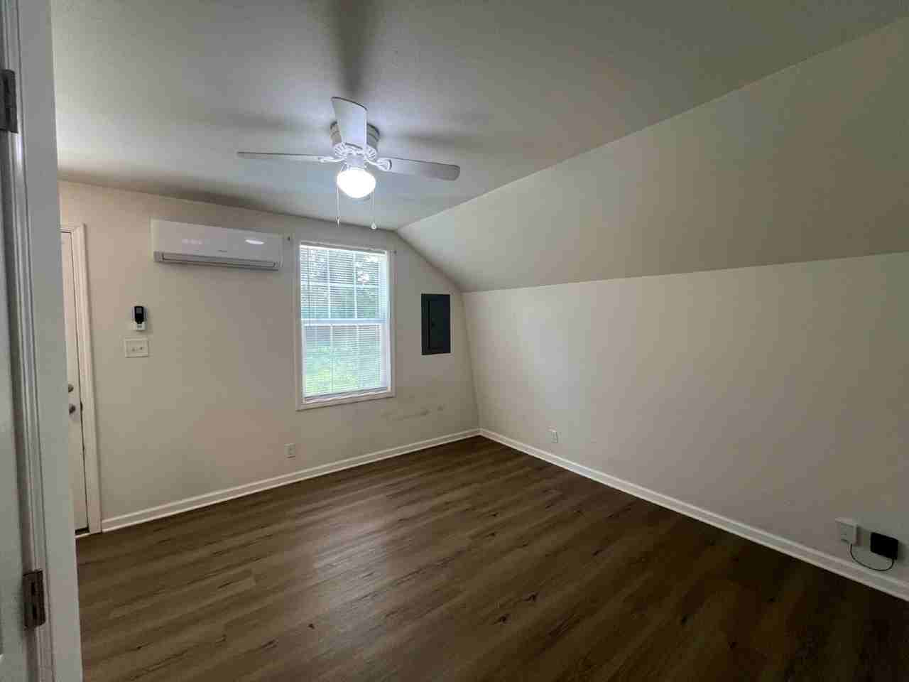 1005 Ross Ln - Photo 5 of 19