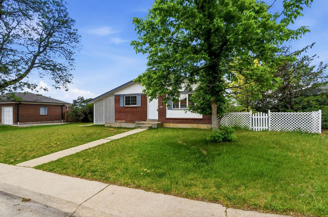 10712 Loren Ln - Photo 3 of 34