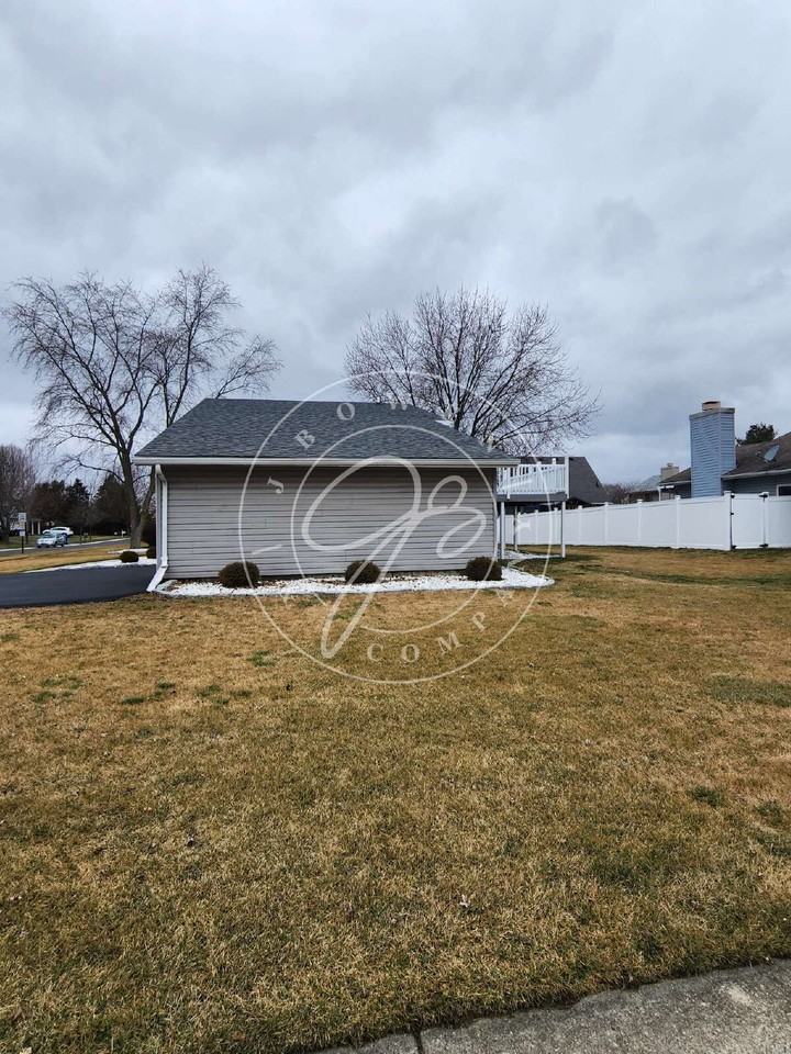 9450 Millcroft Rd - Photo 3 of 37