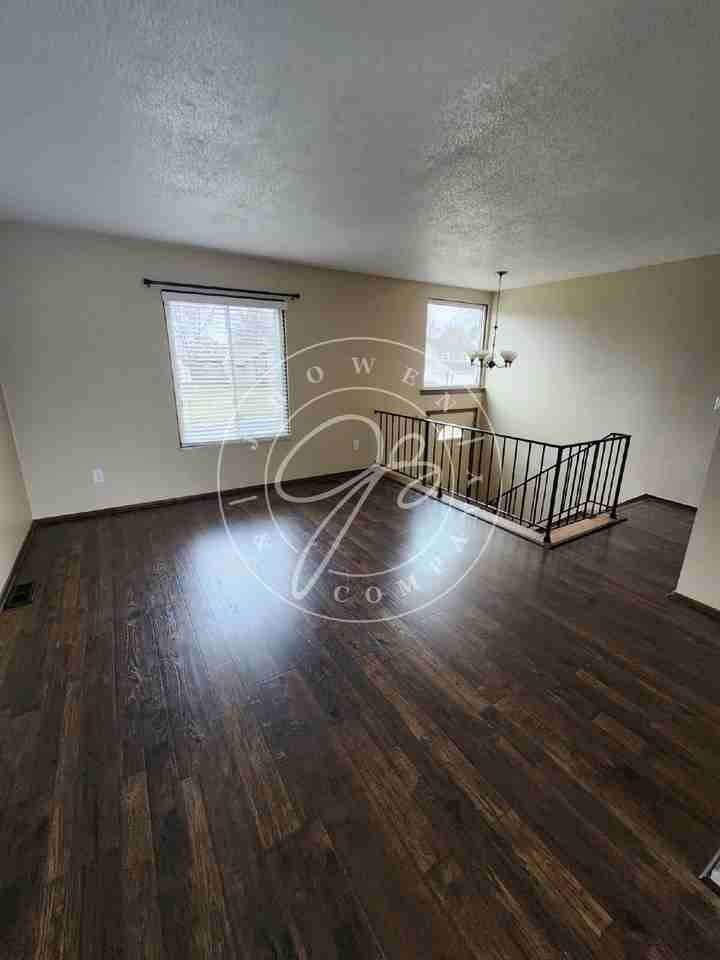 9450 Millcroft Rd - Photo 5 of 37