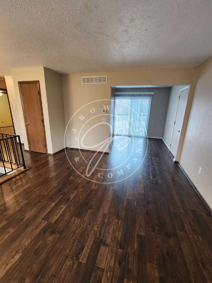 9450 Millcroft Rd - Photo 6 of 37
