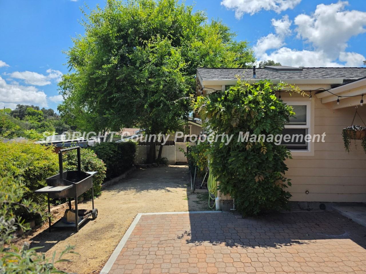 4810 Estrada Ave - Photo 3 of 13