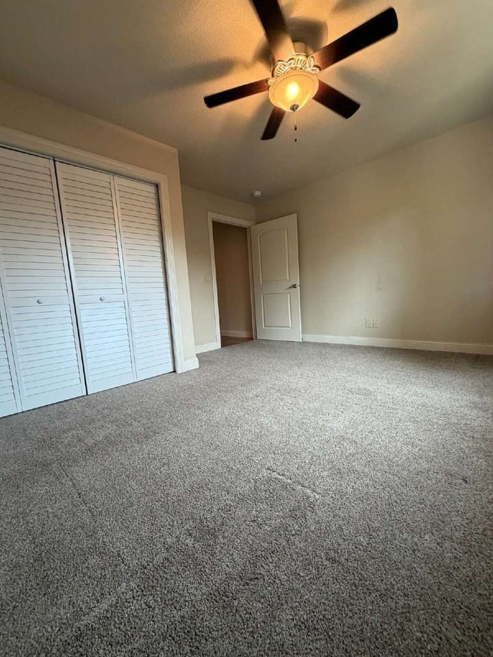 301 W 1st St #1 - Photo 2 of 10