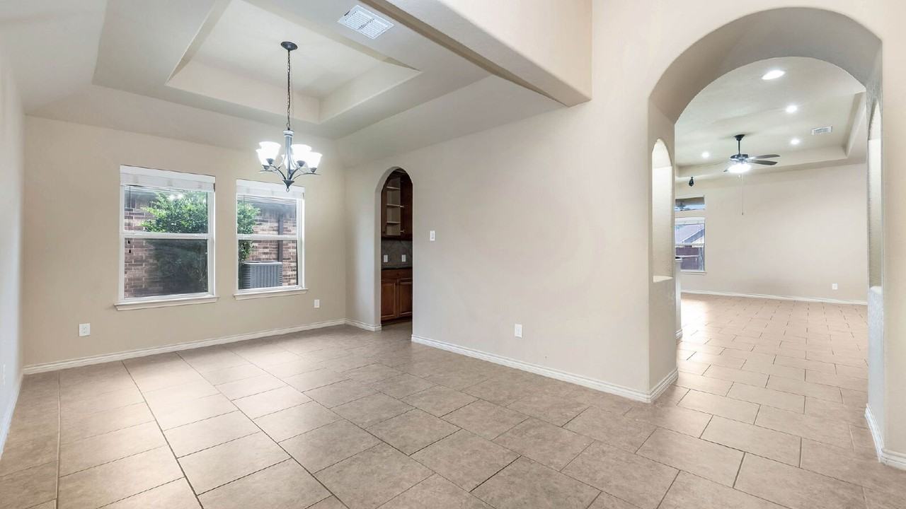 15606 Fox Ln - Photo 5 of 22