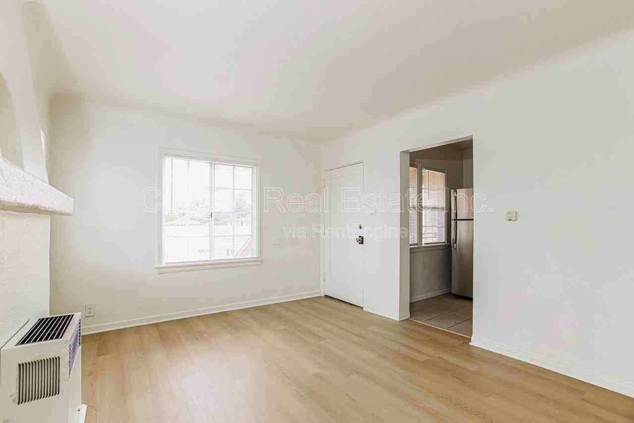 2300 E Spaulding St #2304A - Photo 3 of 11