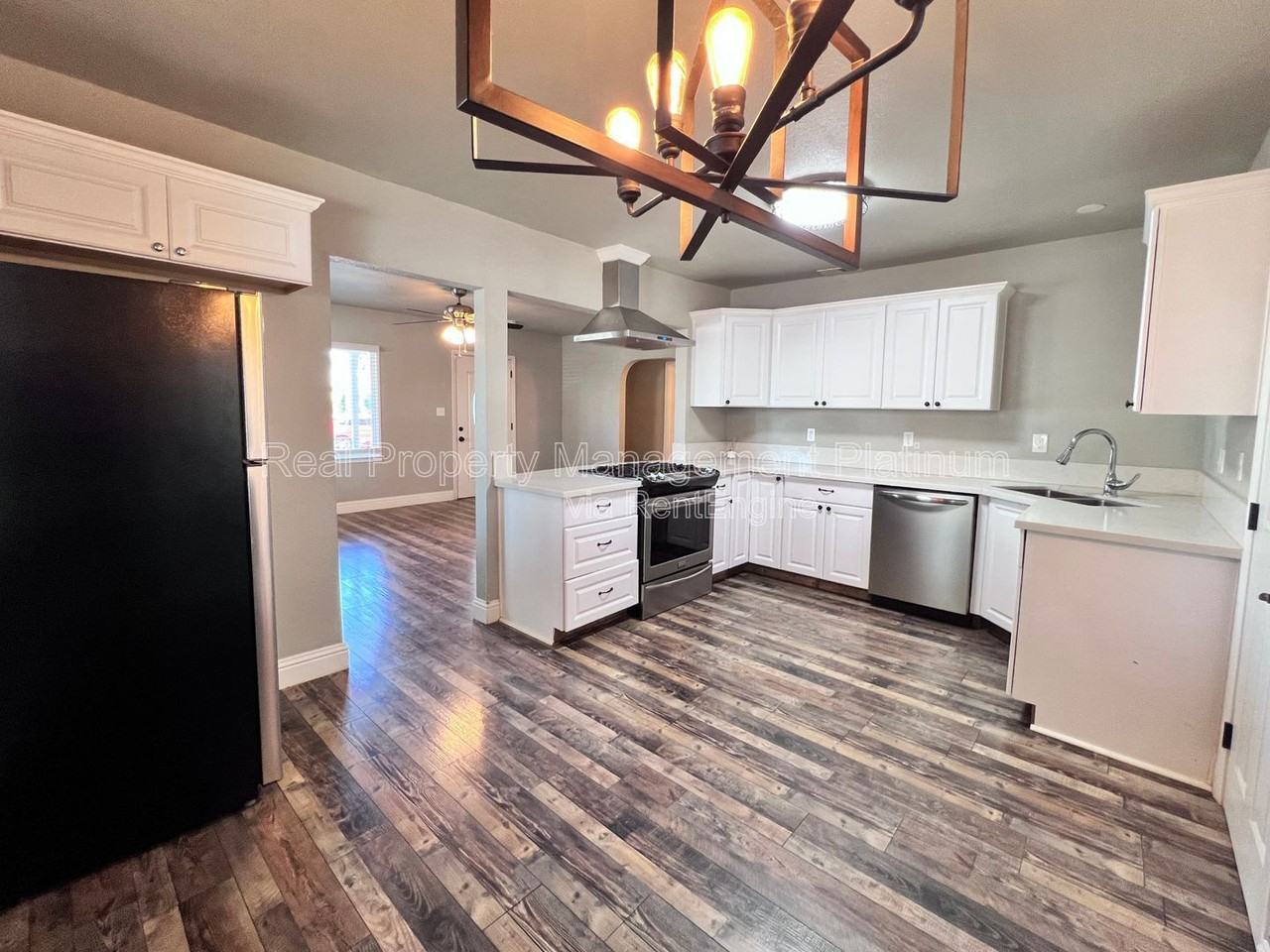 645 W Andrews Ave - Photo 2 of 17