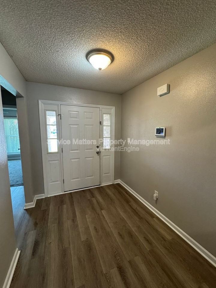 5079 Cocoa Dr - Photo 3 of 25