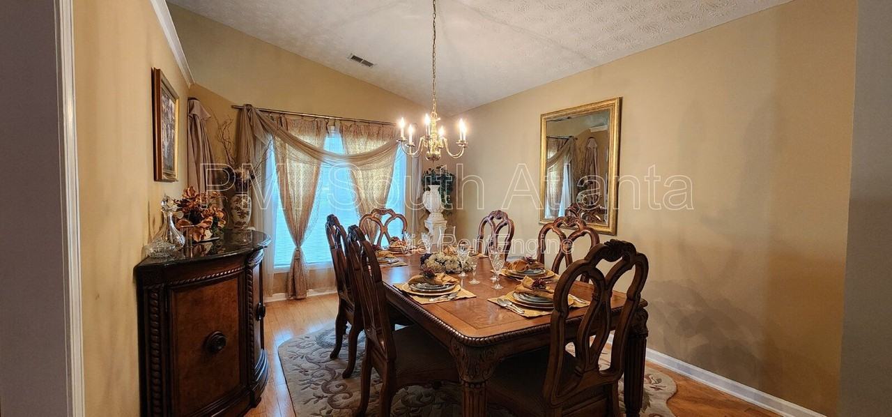 4284 Cedar Lake Cv - Photo 4 of 50