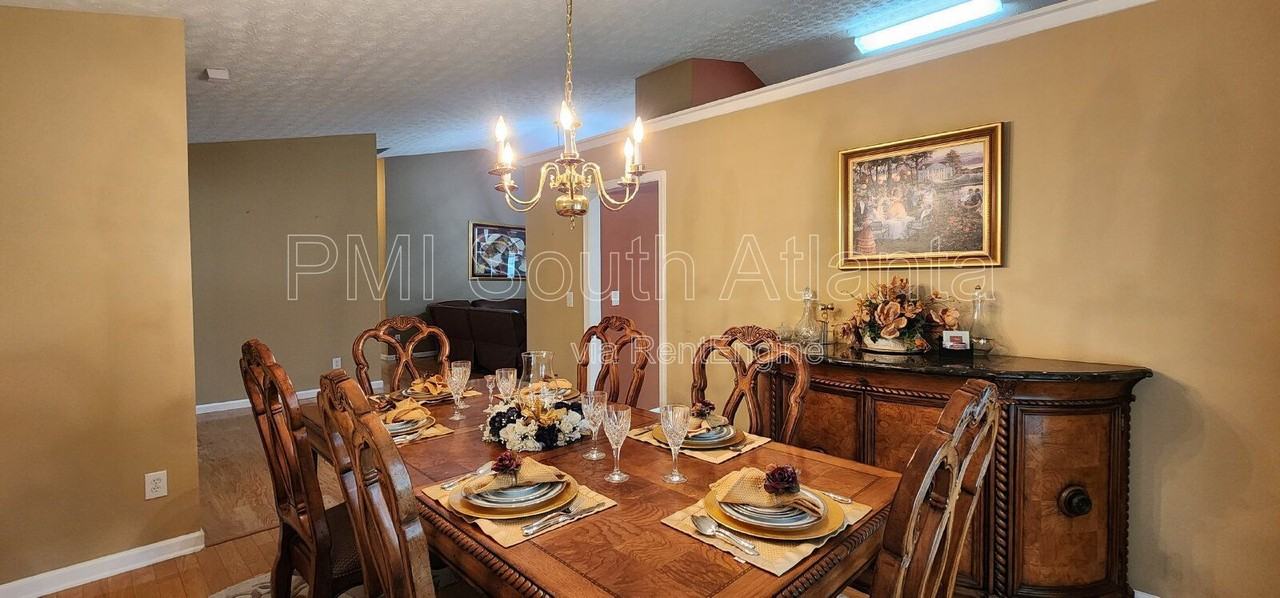 4284 Cedar Lake Cv - Photo 5 of 50