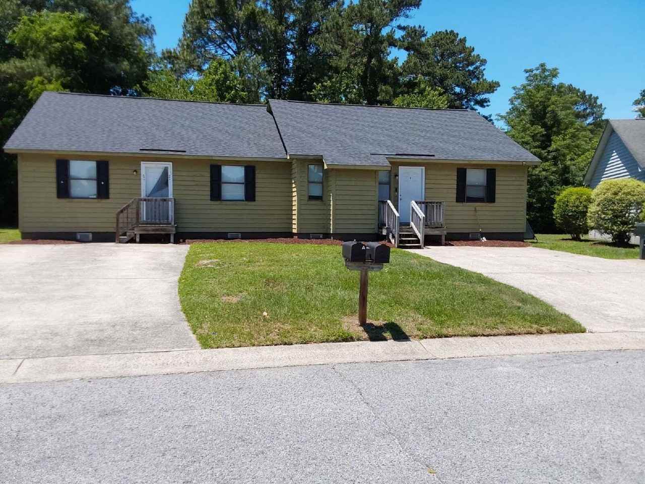203 Wyndham Cir - Photo 2 of 15